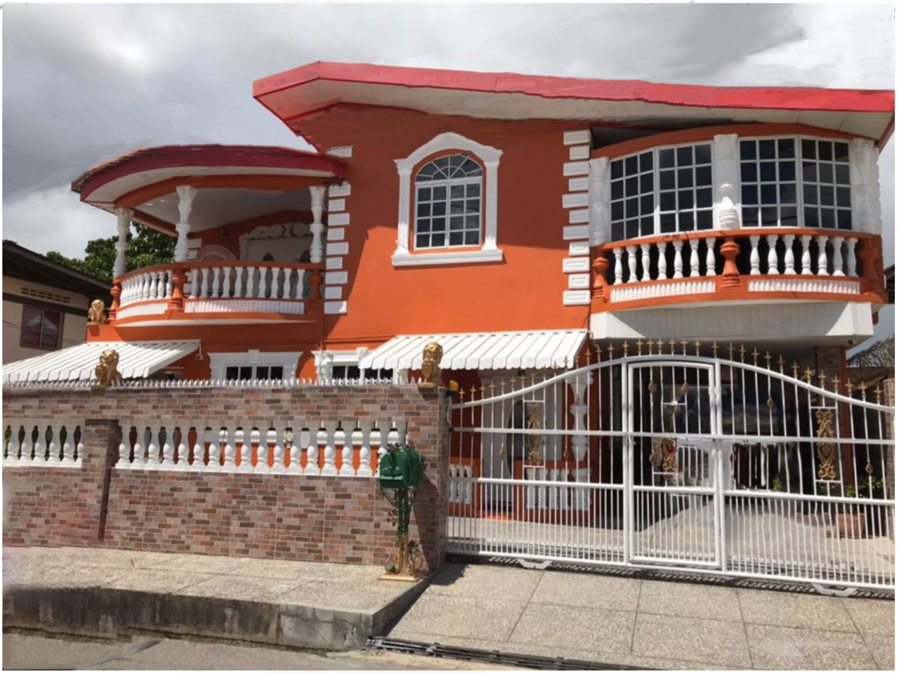 EL SOCORRO HOUSE FOR SALE