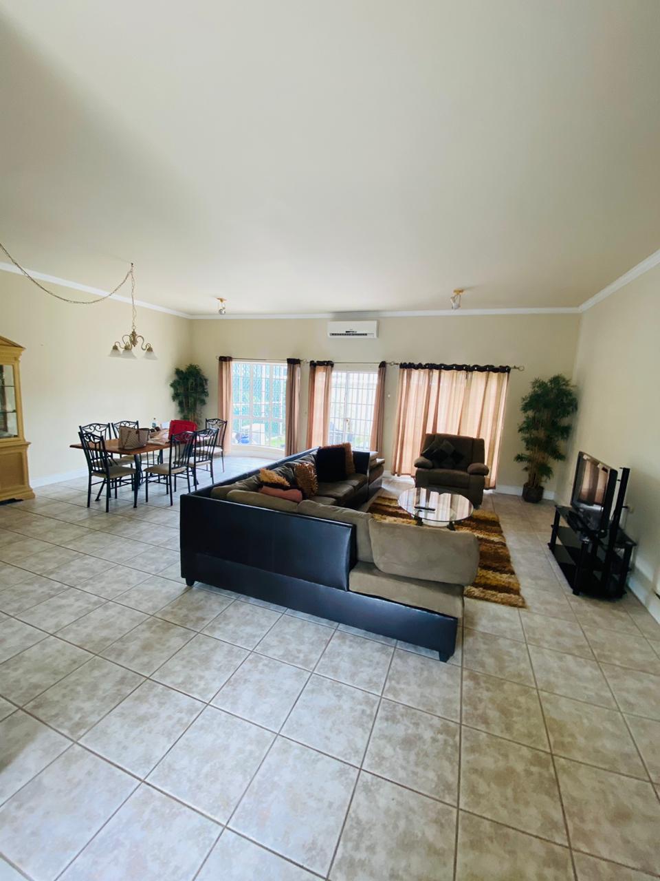 VILLA FOR SALE: Victoria villa..