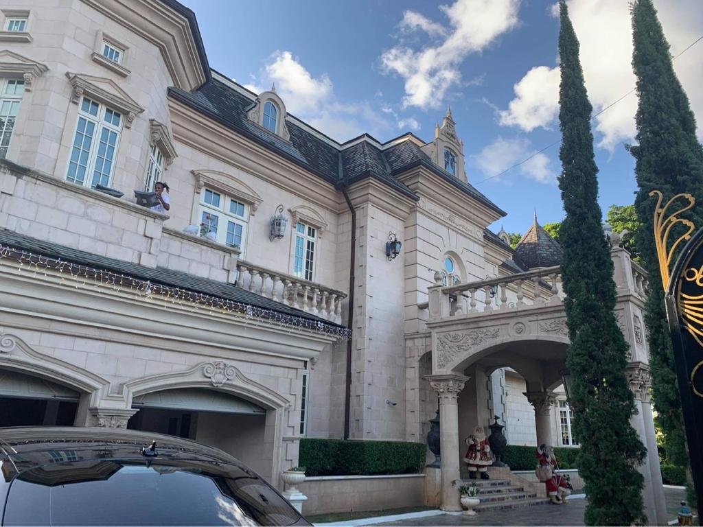 St. Clair - Magnificent Home