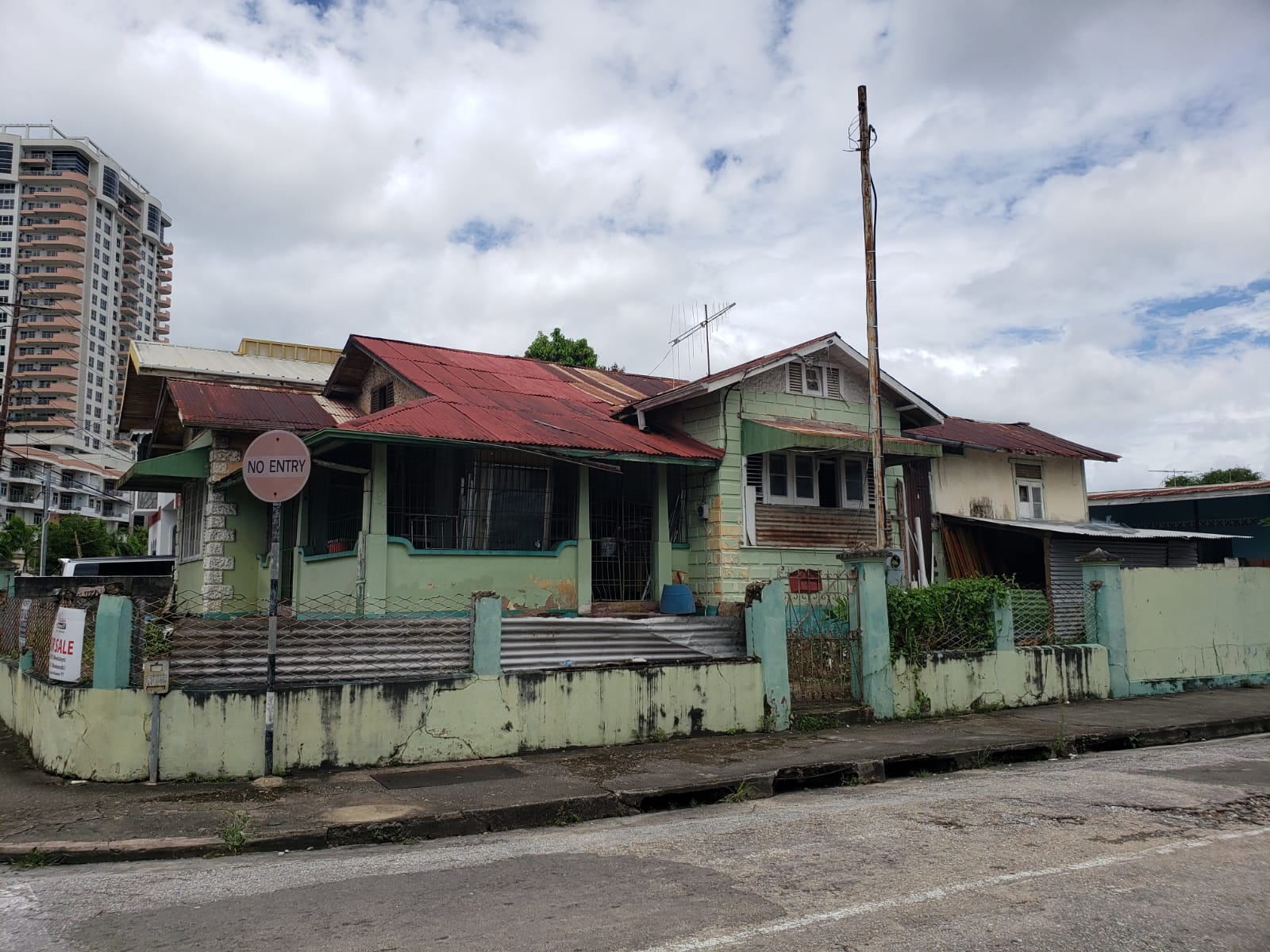 FIXER UPPER CORNER PROPERTY WO..