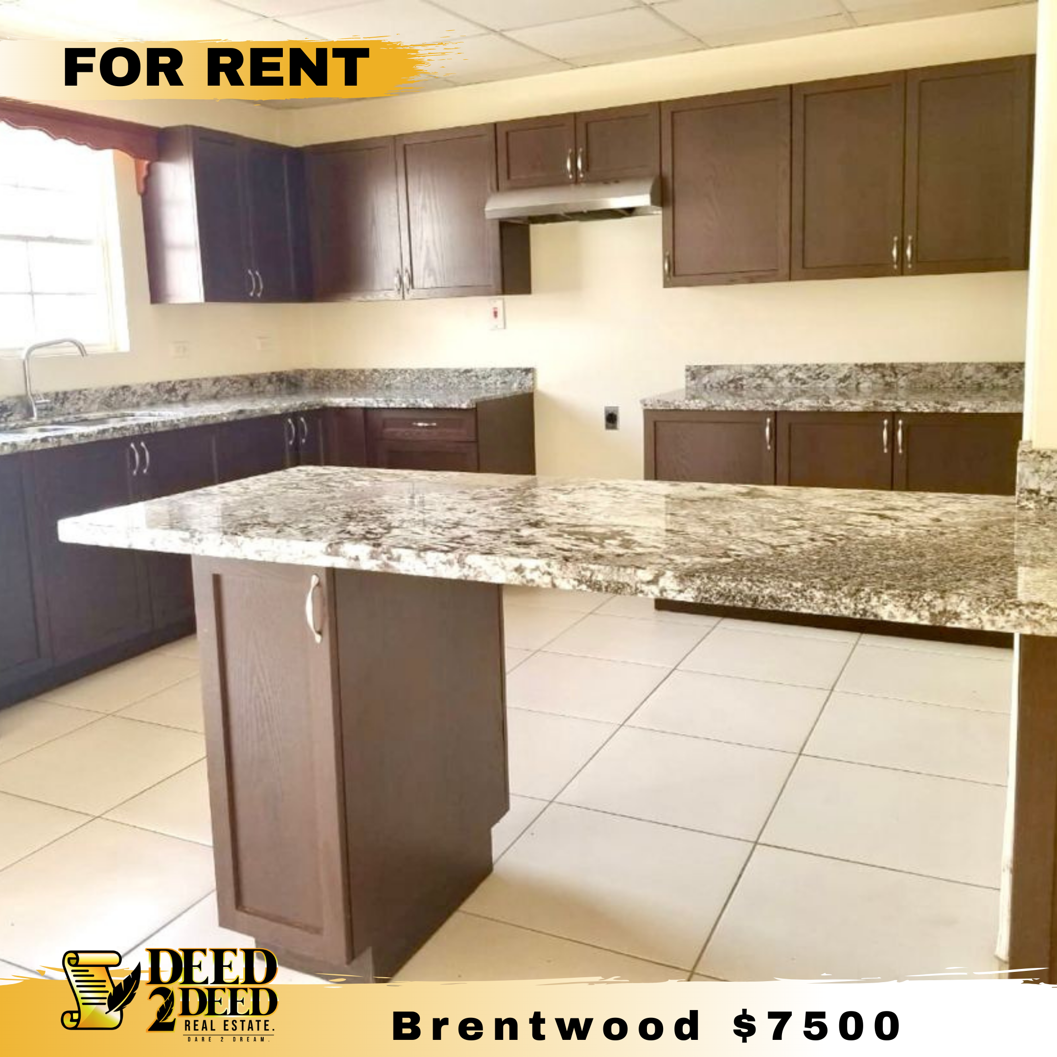 FOR RENT THREE BEDROOM TOWNHOU..