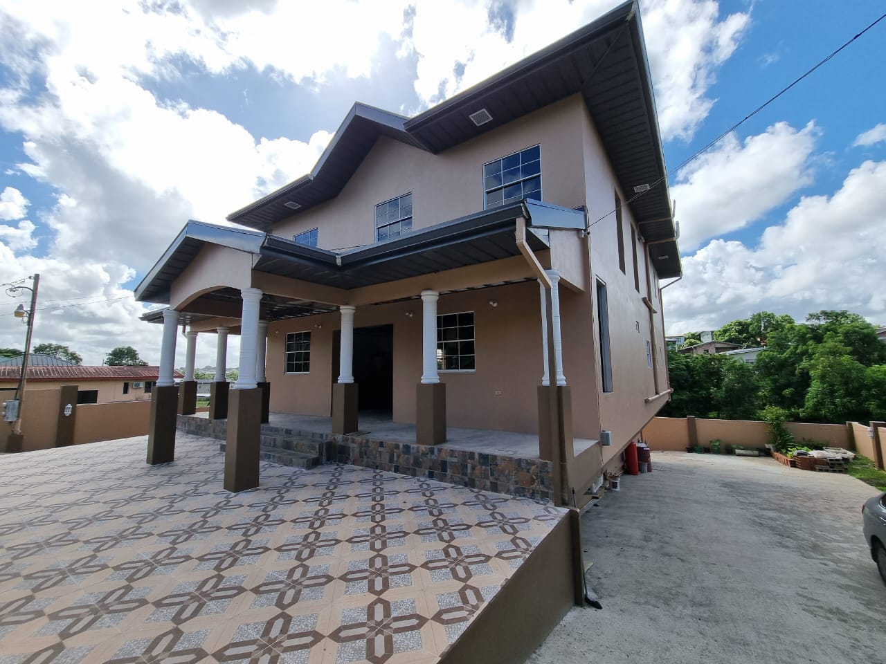 La Romain House For Sale