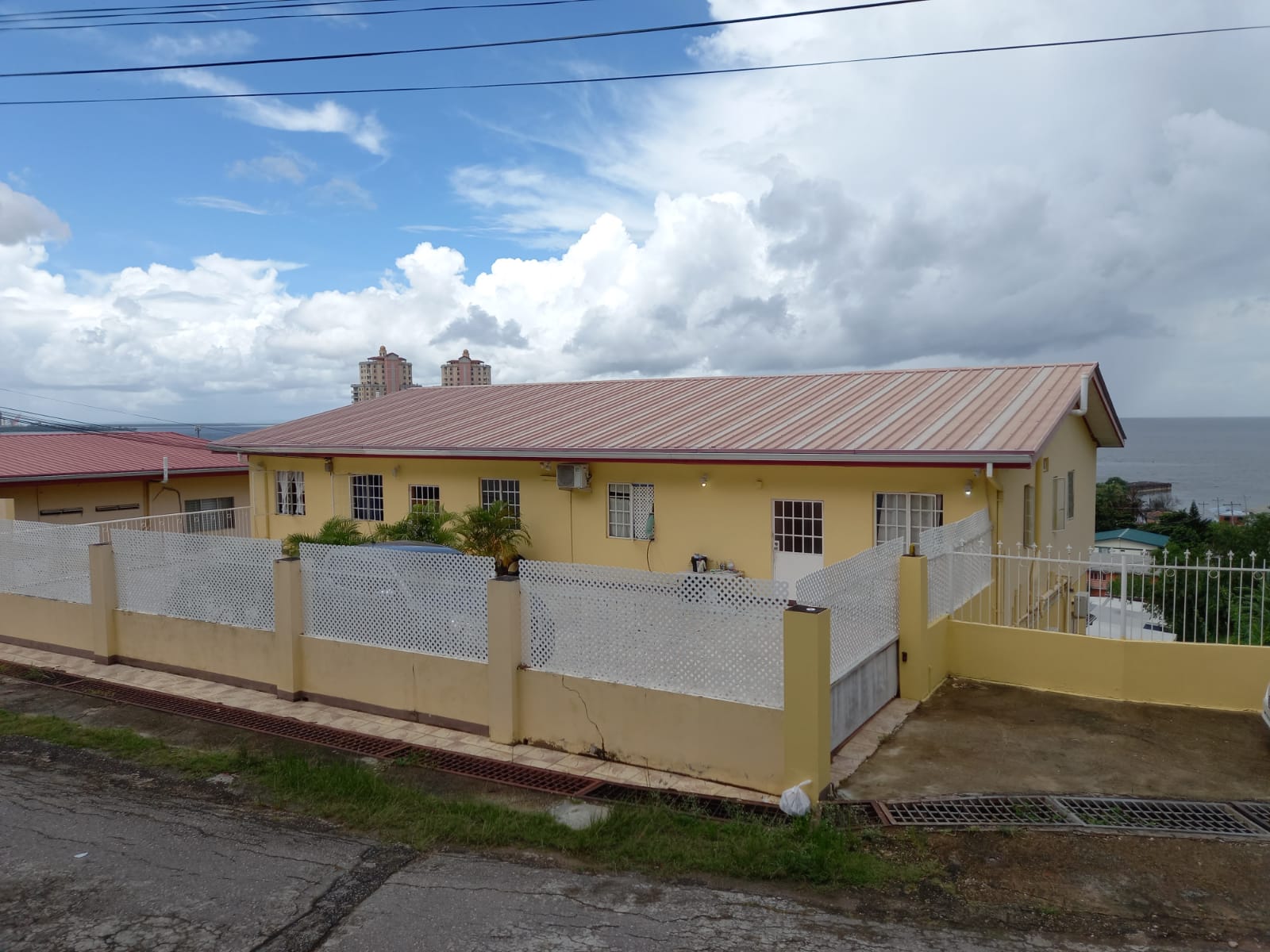 Pt  Cumana Apartment