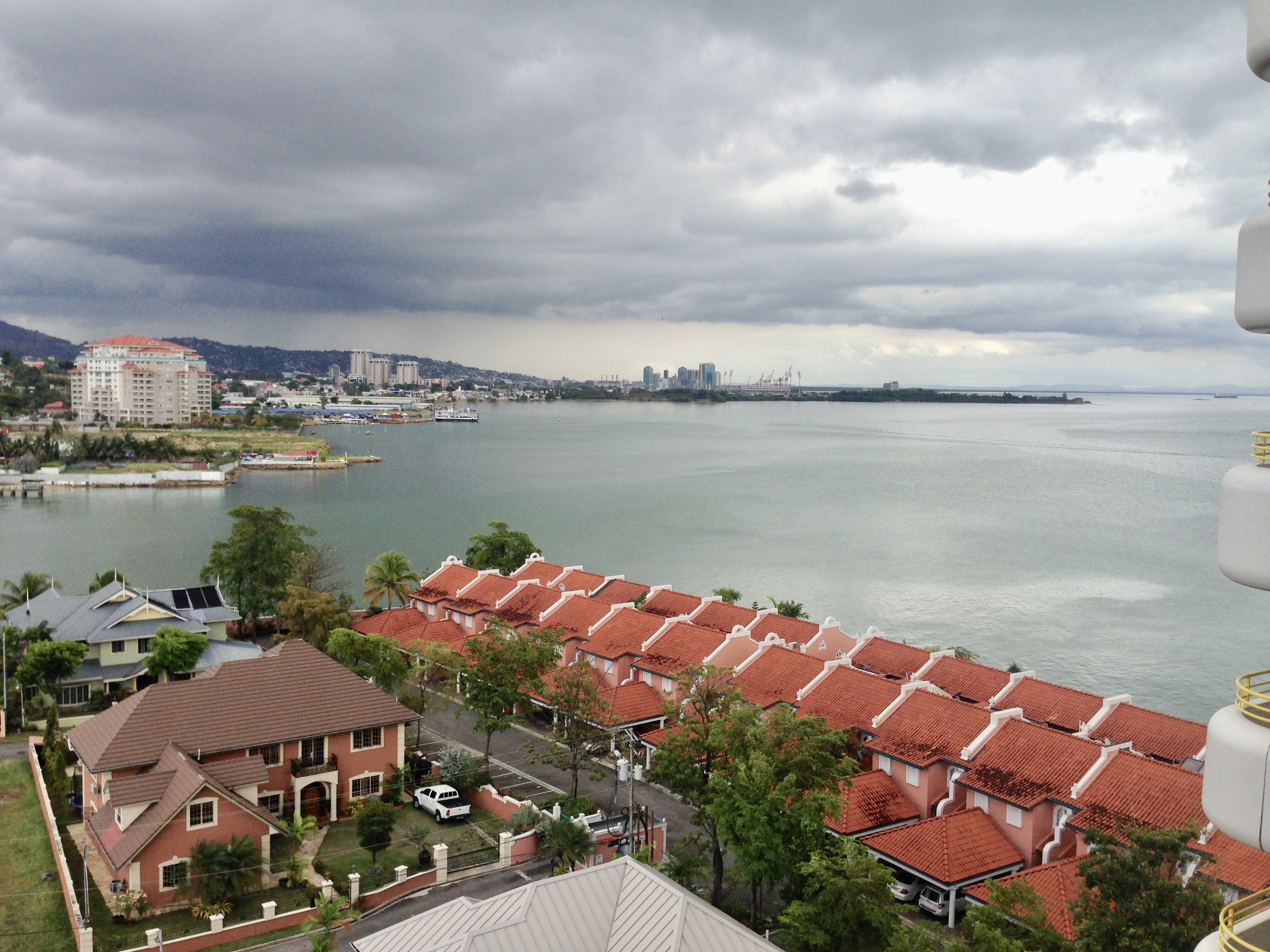 3 BEDROOM, 3 BATHROOM APARTMEN..