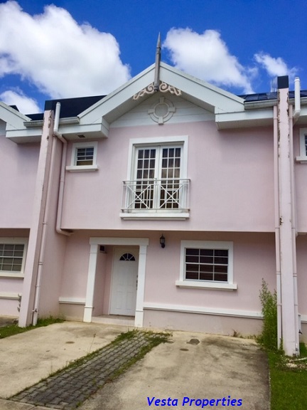 3 Bedroom Townhouse - Brentwoo..