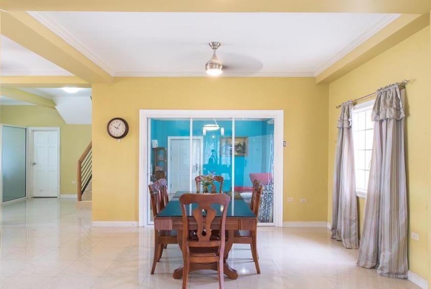 3 BED, 2.5 BATH FAMILY HOME