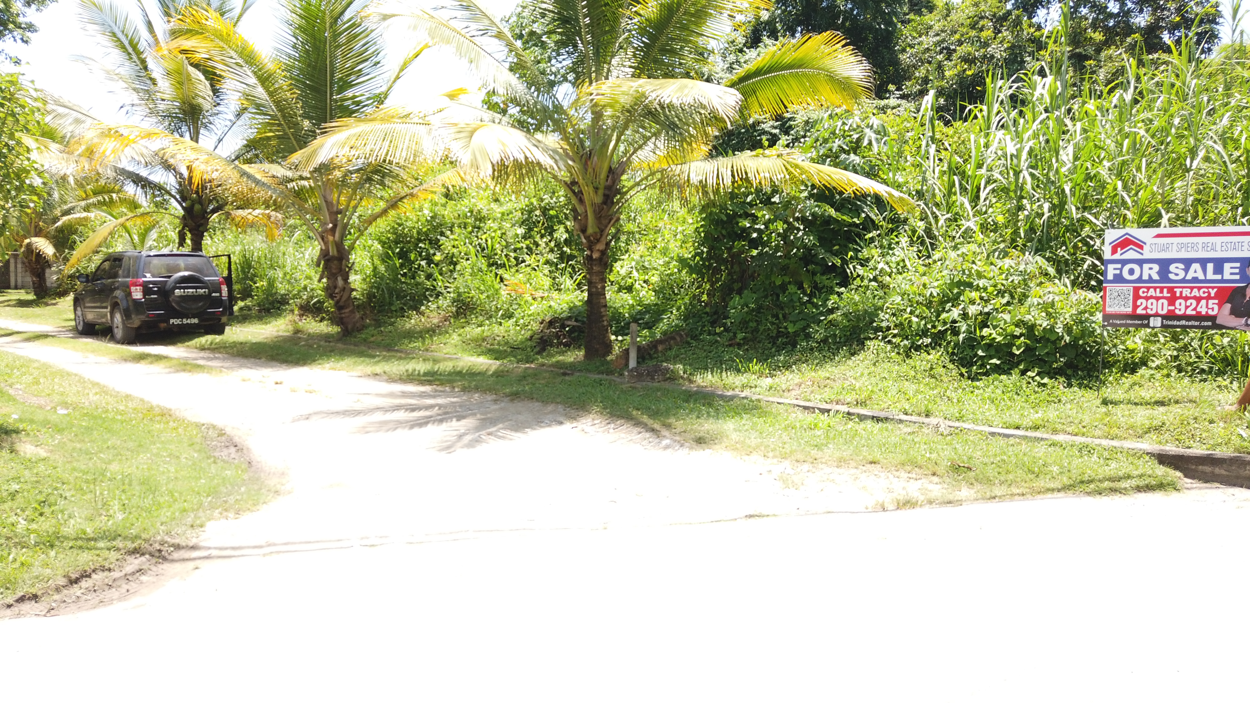 Blanchissuse, 11,975 Sq. Ft Fl..