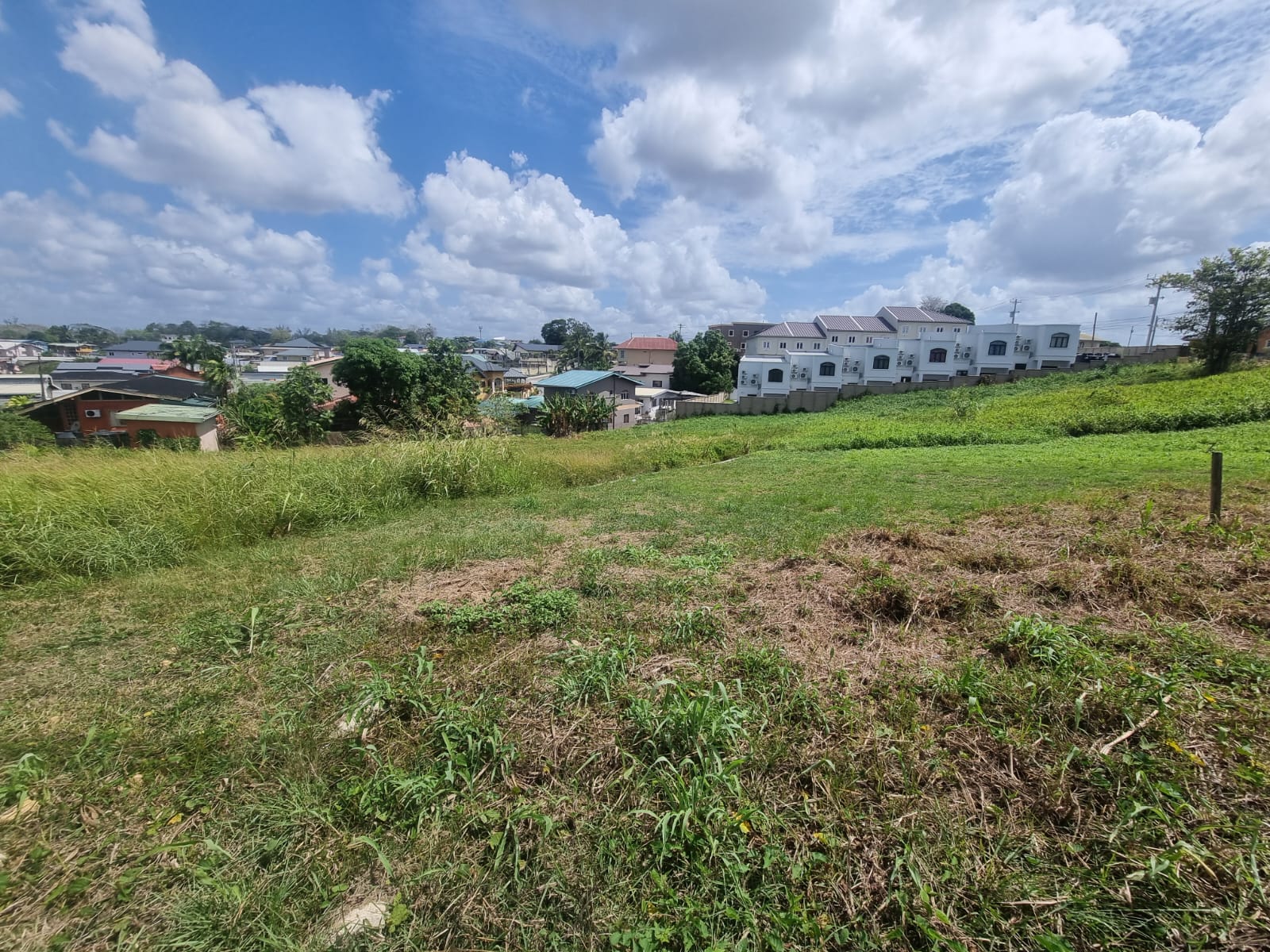 17,000 sqft of Prime Land Palm..