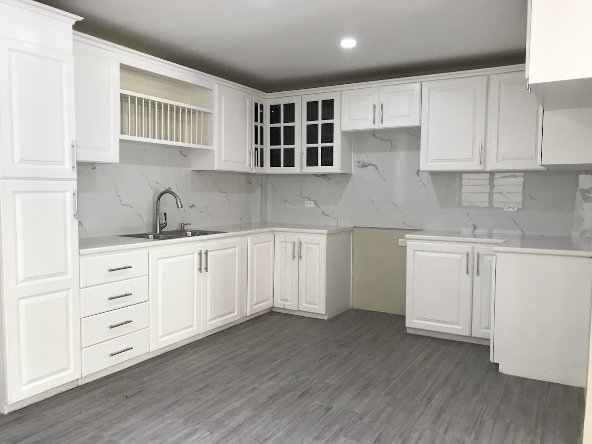 ST. JOSEPH - 3 BEDROOM 2ND FLO..