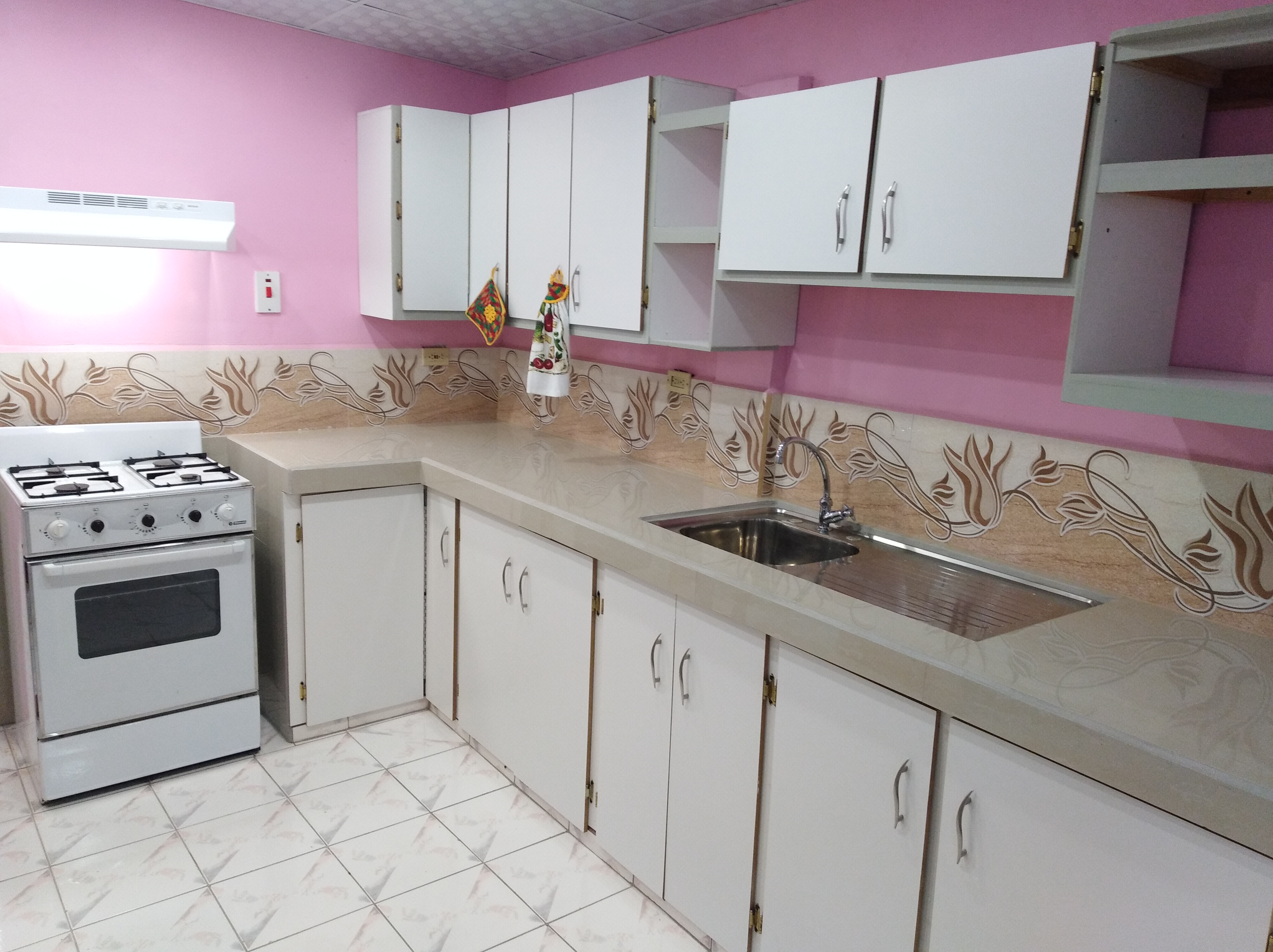 LARGE 1 BEDROOM ANNEX FOR RENT..