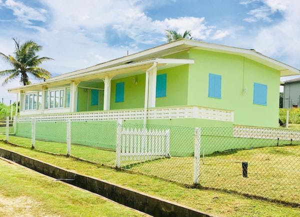 Sandsucker, Mayaro: BEACH HOUS..