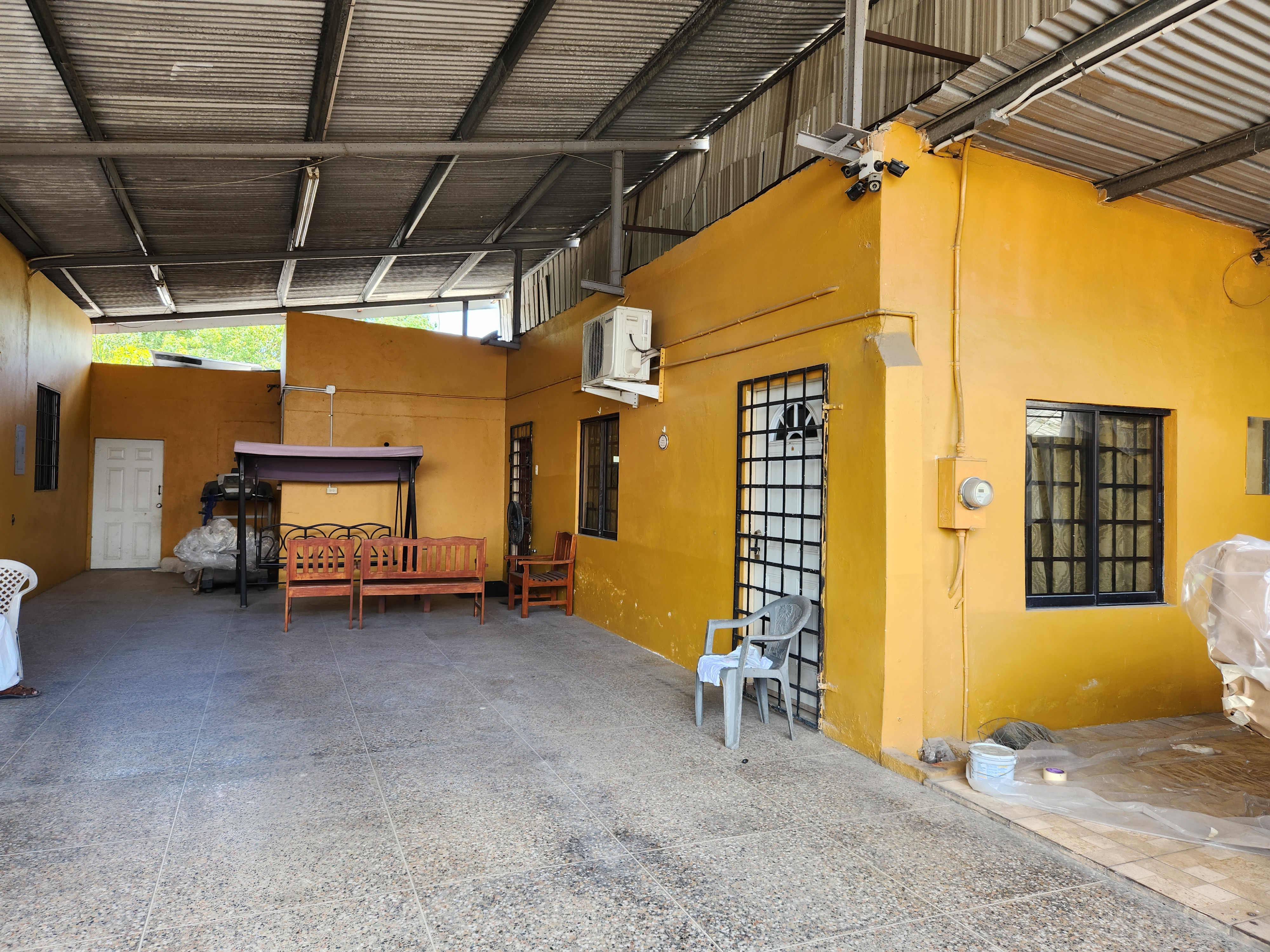 Fixer-Upper With Income Earnin..