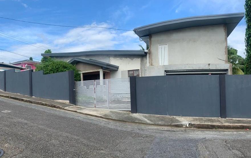 Prime Arima, Split-Level, Fixe..