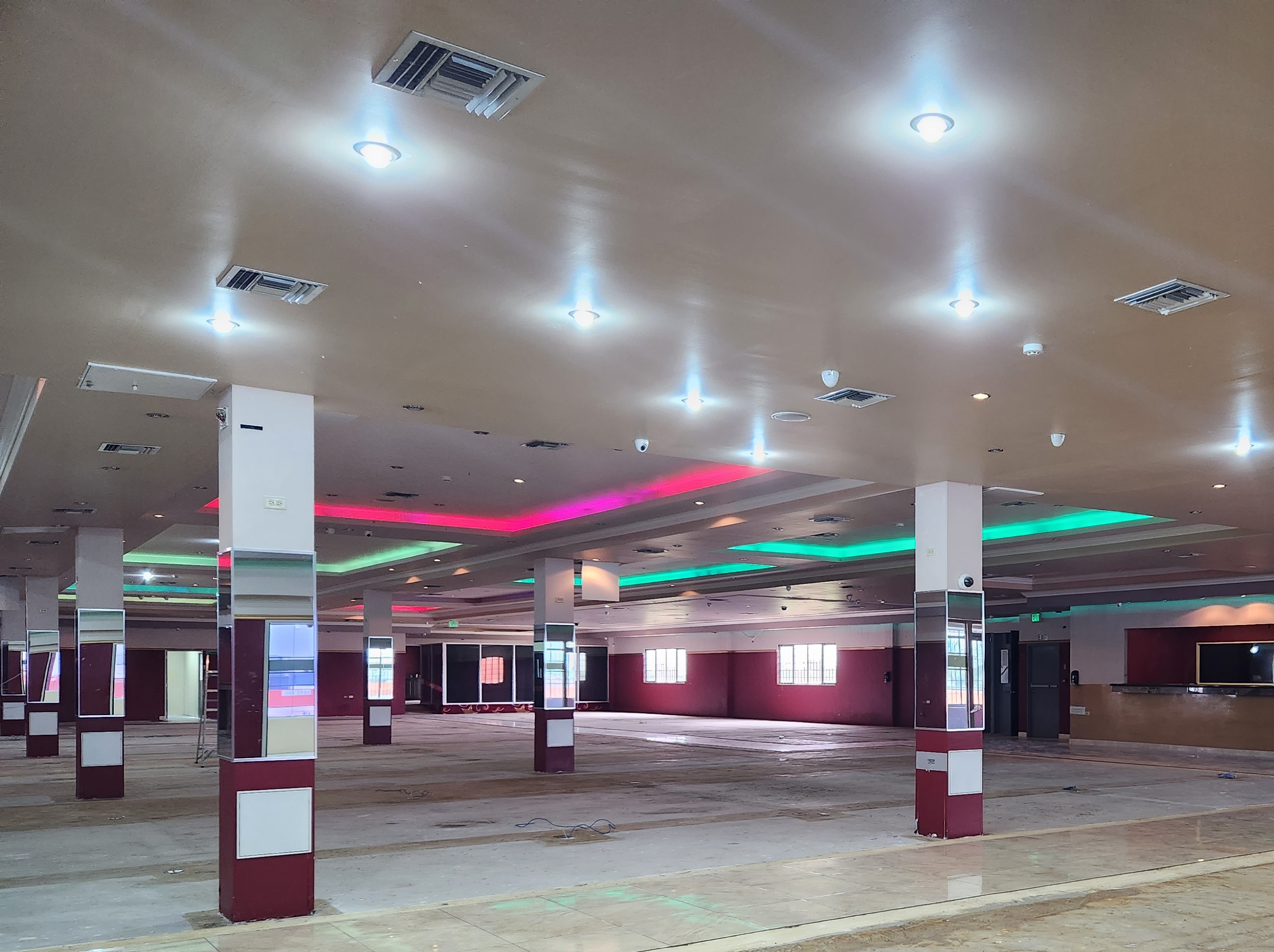 Premier Commercial Space - Pri..