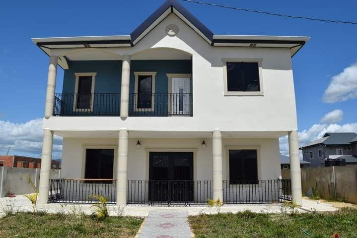 4 bedroom House - Highbury Par..
