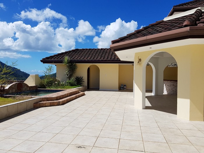 Magnificent 3 Bedroom, Semi-Fu..