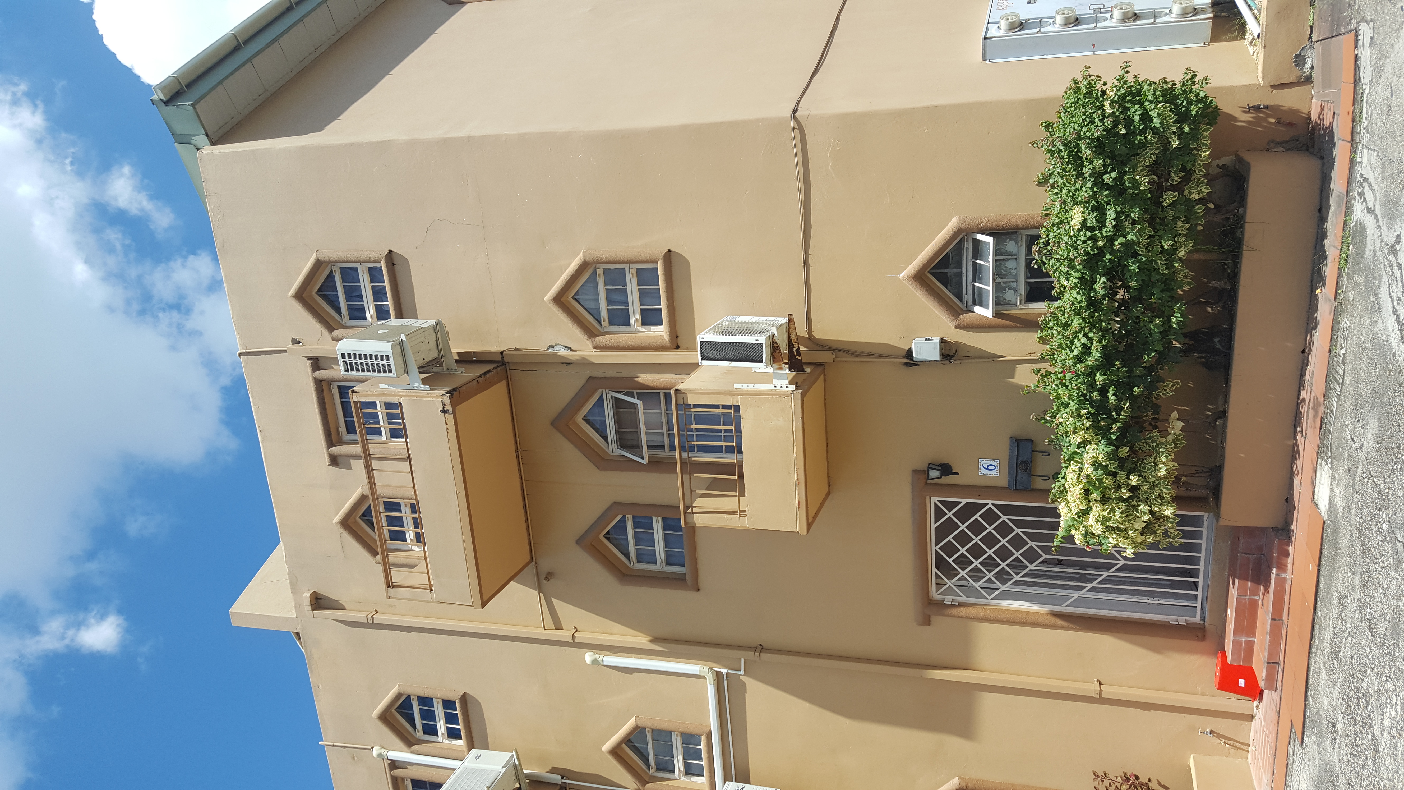 Belmont 4 Bedroom Tri Level wi..