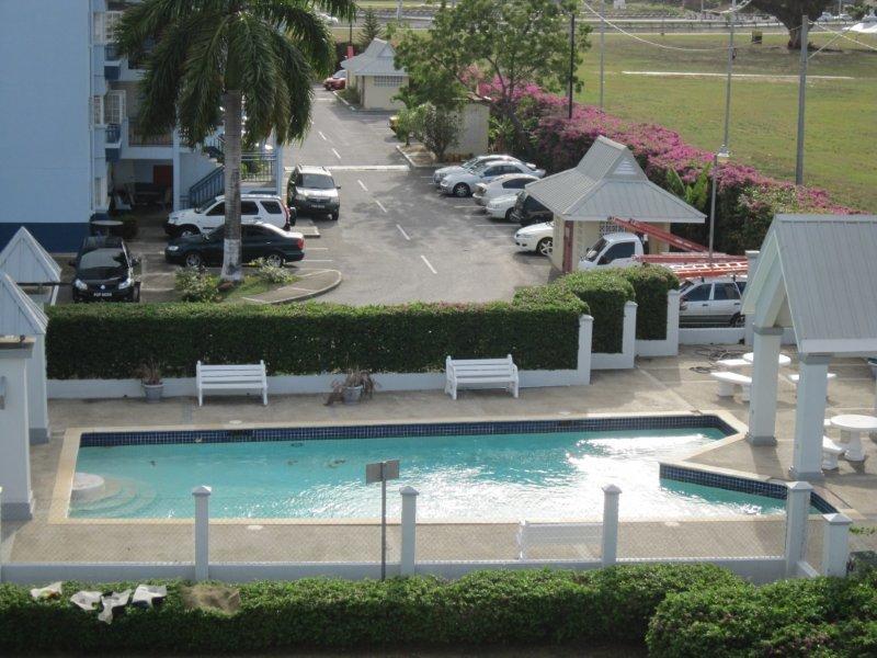 Savannah Villas, Aranguez.