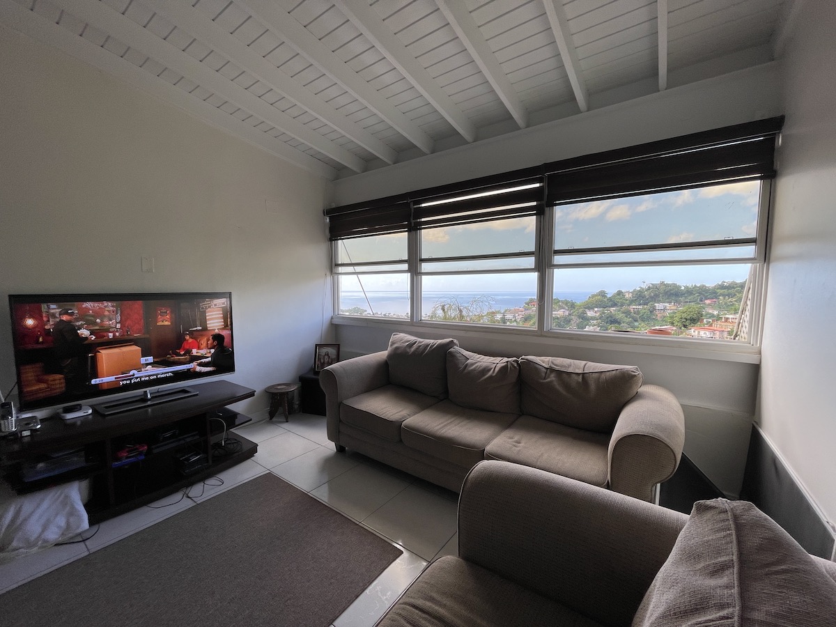 FORT DUNDONALD HILLS VILLAS - ..