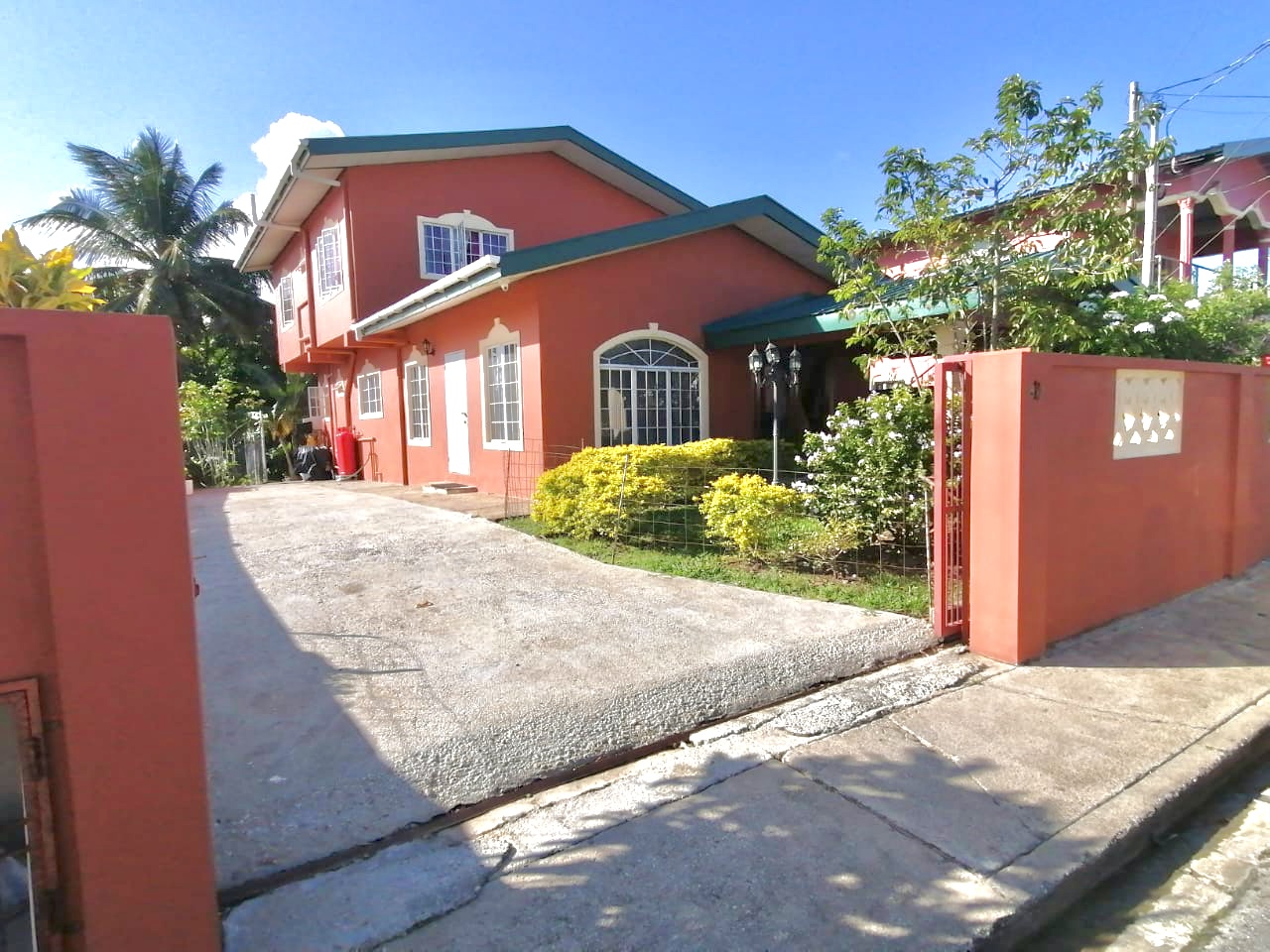 TWO STOREY, FIVE BEDROOM HOME,..