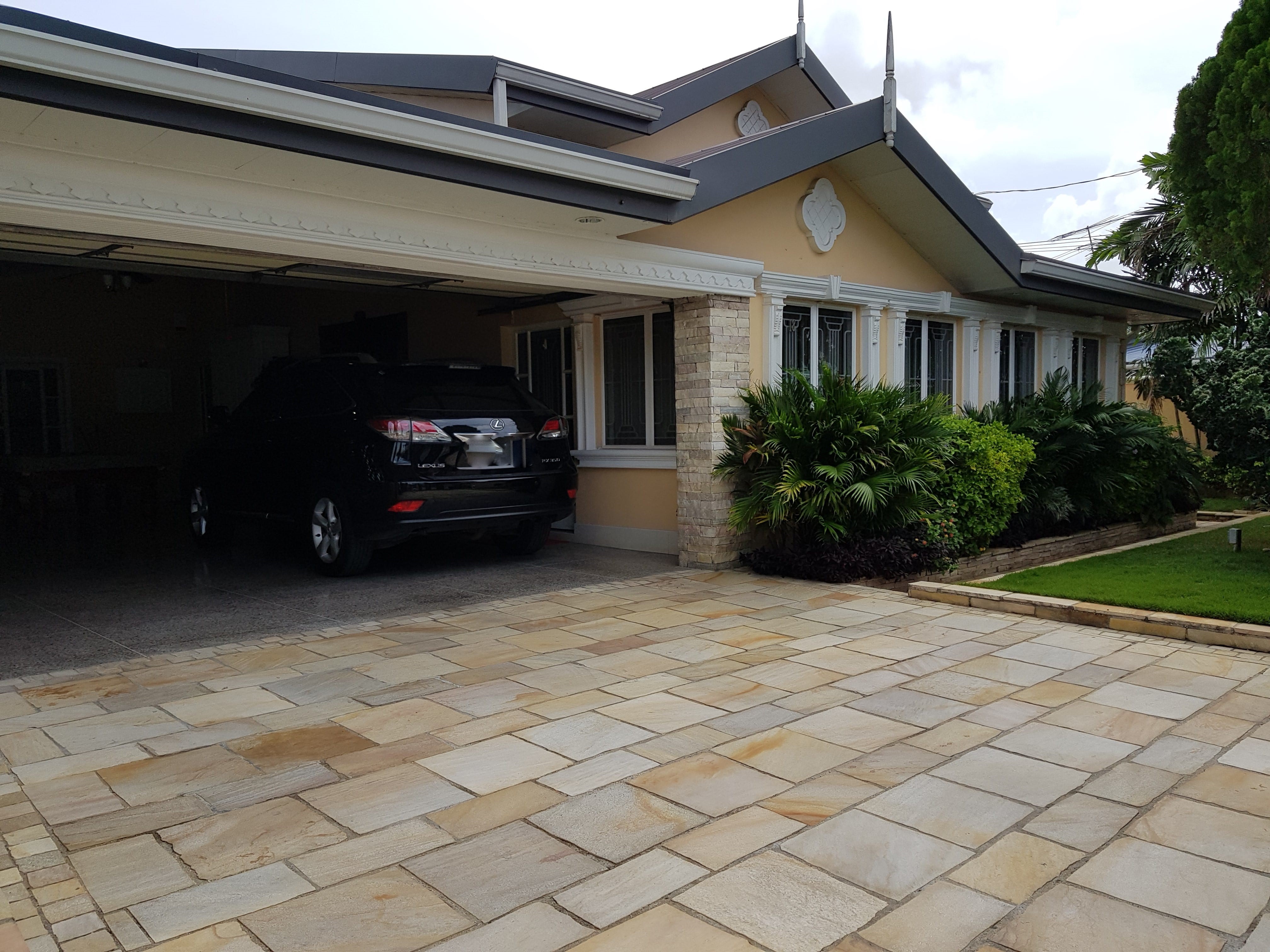 Spring Drive, Valsayn South